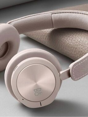 Bang & Olufsen h8i pink headphones